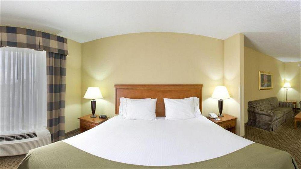 Holiday Inn Express & Suites Greenwood Luaran gambar